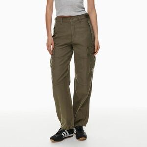 Aritzia TNA Supply Cargo Pants Size 12 Relaxed Fit Gorpcore Army Green Pockets